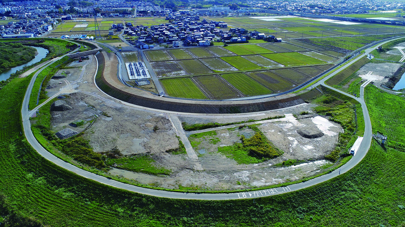 施工中の様子
（R4梯川佐々木築堤護岸他工事）