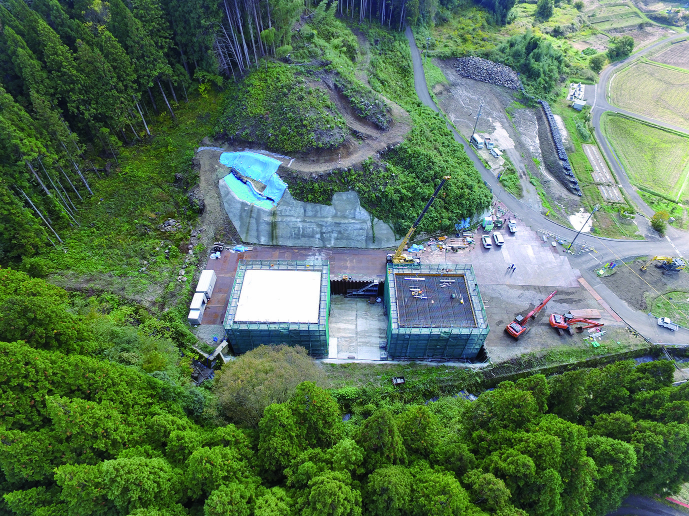 施工中の様子
（R4能越道山ノ上地区道路改良その１工事）