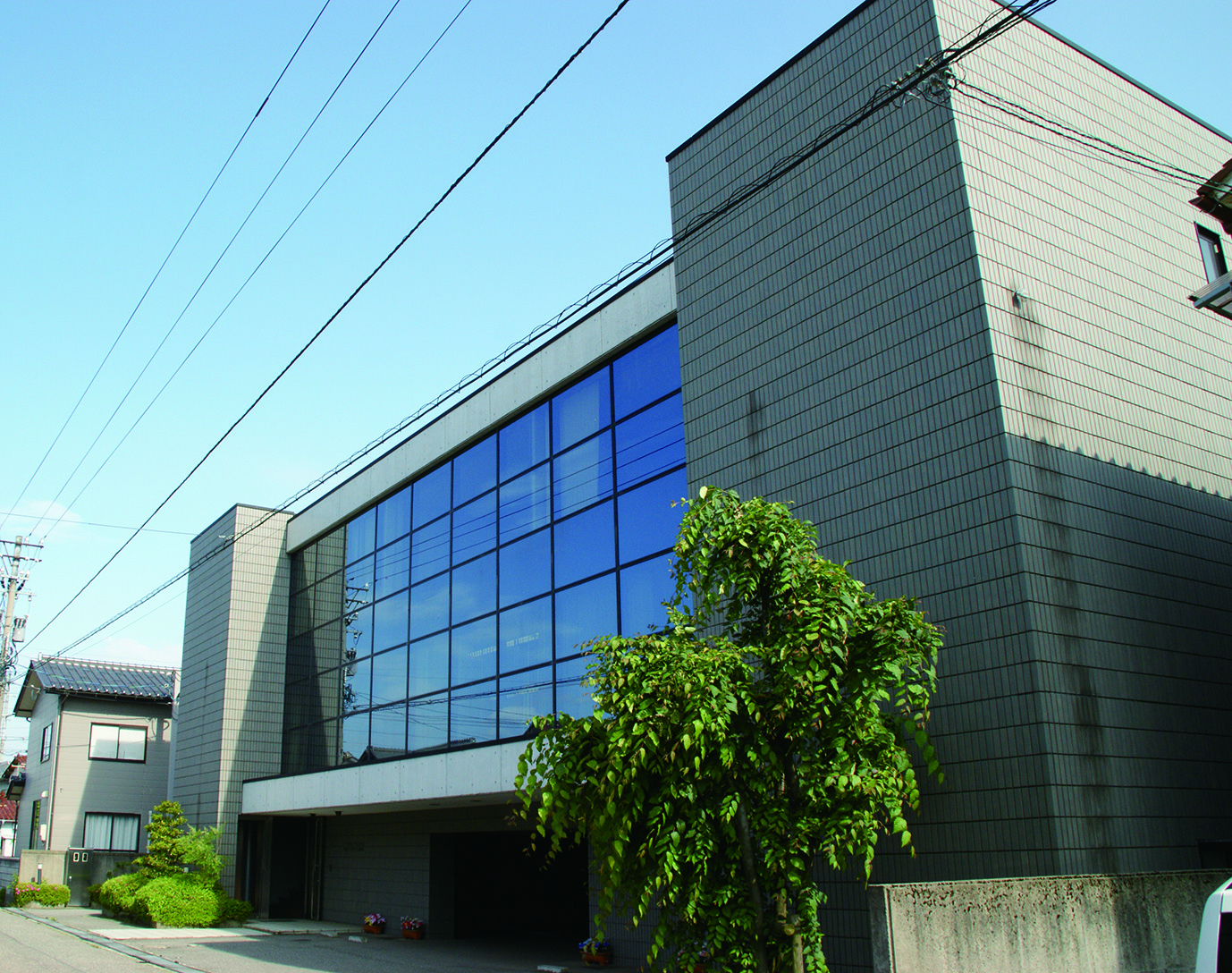 社屋外観